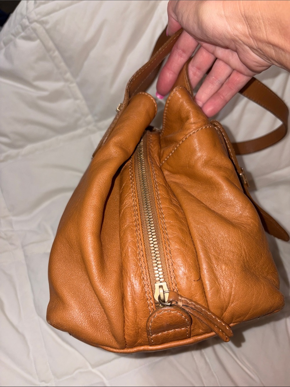 VINTAGE fendi Leather Shoulder Bag with Gold Logo Buckle - Picture 5 of 16